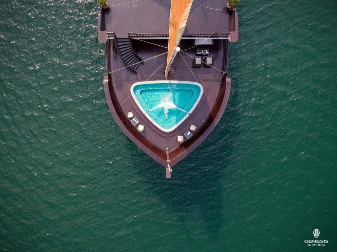 Genesis Luxury Regal Cruises Hotel ฮาลอง ภายนอก รูปภาพ