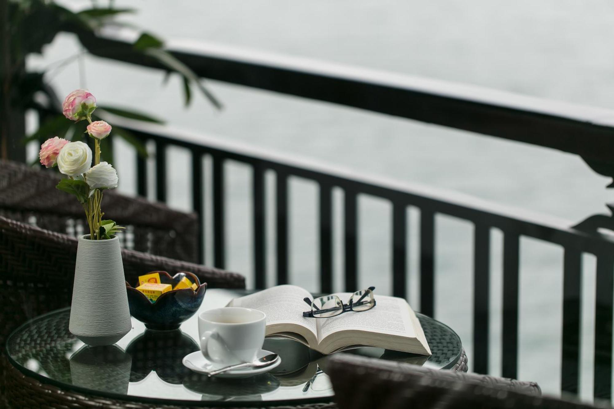 Genesis Luxury Regal Cruises Hotel ฮาลอง ภายนอก รูปภาพ