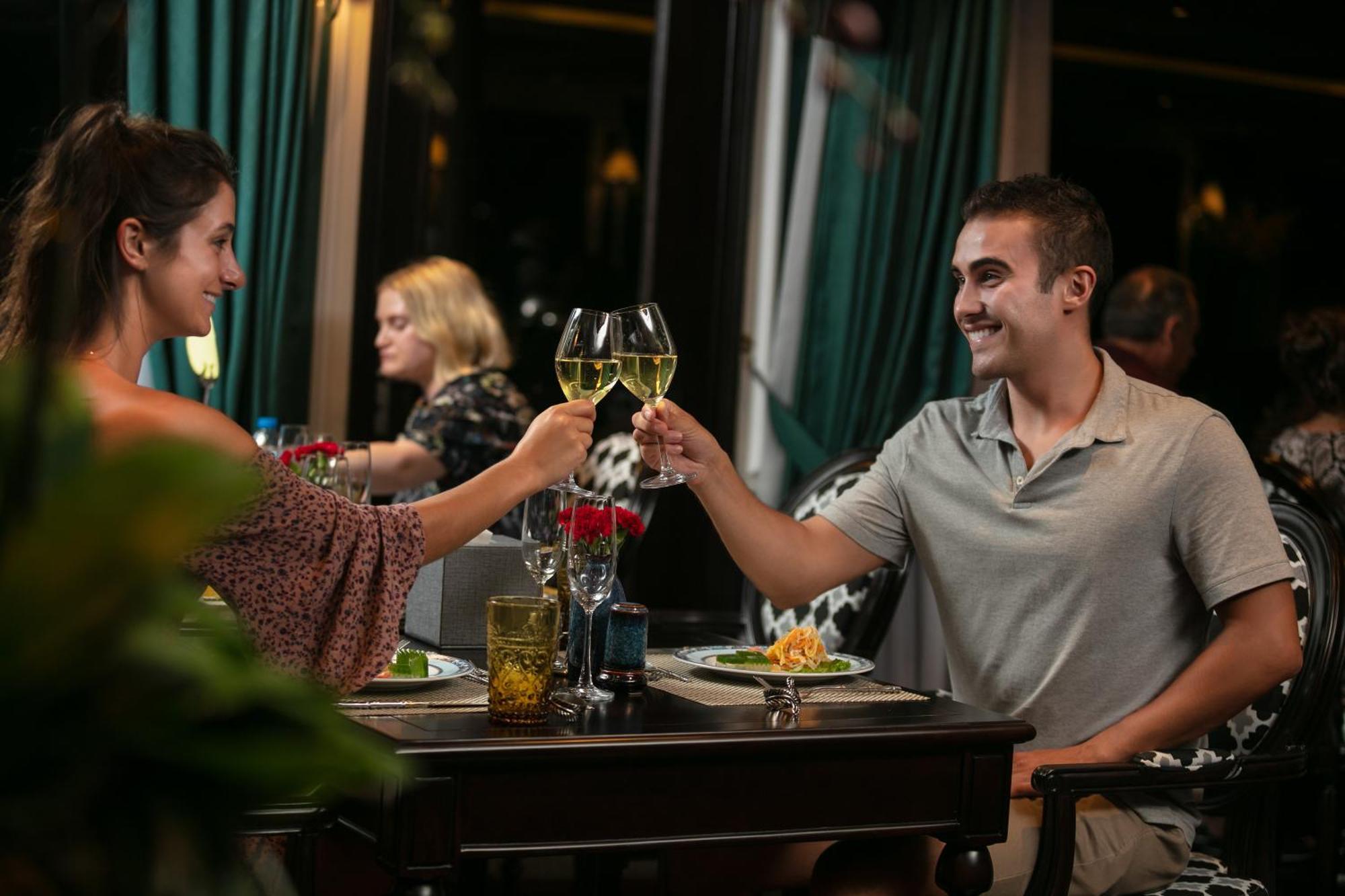 Genesis Luxury Regal Cruises Hotel ฮาลอง ภายนอก รูปภาพ