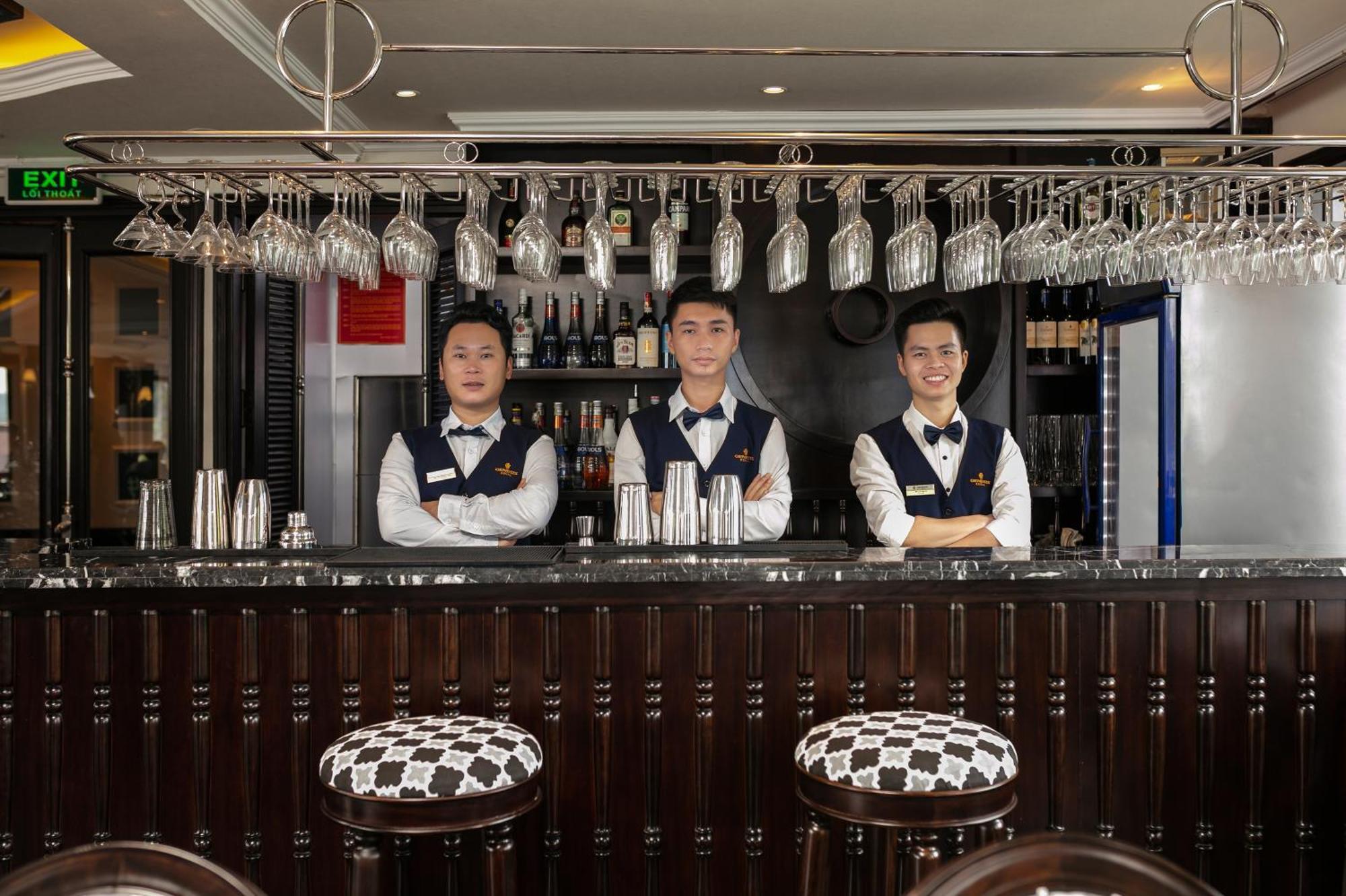 Genesis Luxury Regal Cruises Hotel ฮาลอง ภายนอก รูปภาพ
